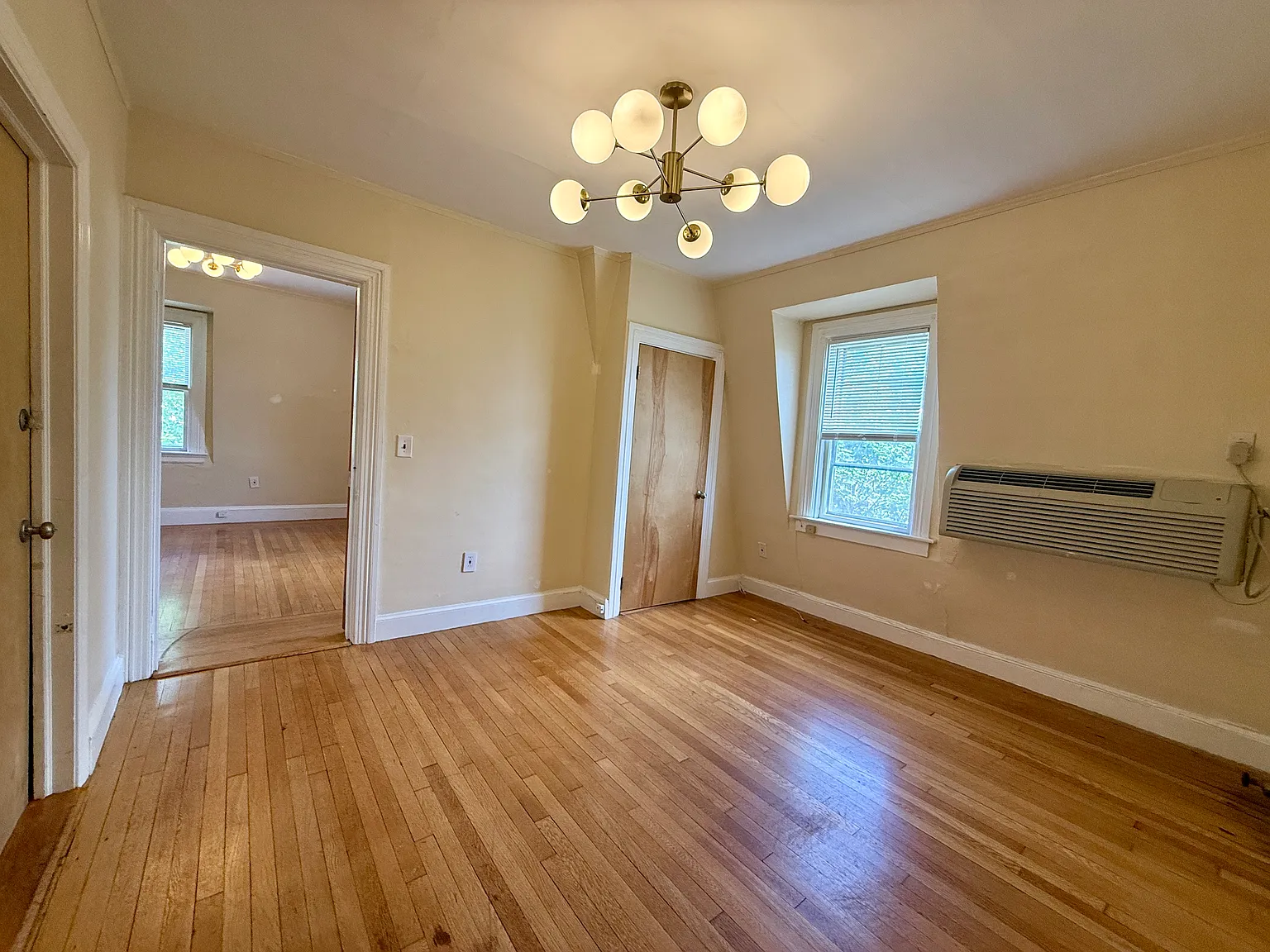 302 Benefit St — Photo 4