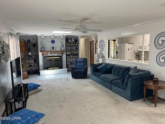4th image of 718 Clarence Dr