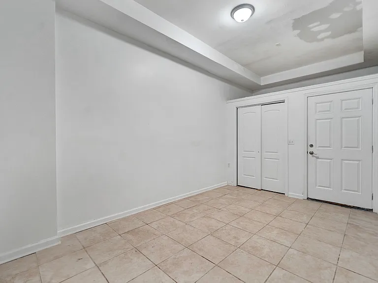 2413 Wilson Ave #B — Photo 8
