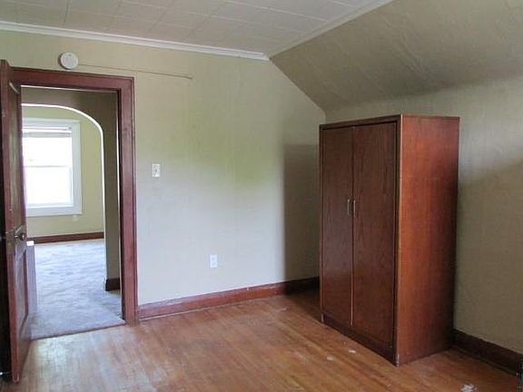 4th image of 1818 1/2 Lackawanna Ave