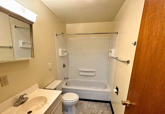 4th image of 4 Marsh St APT 4