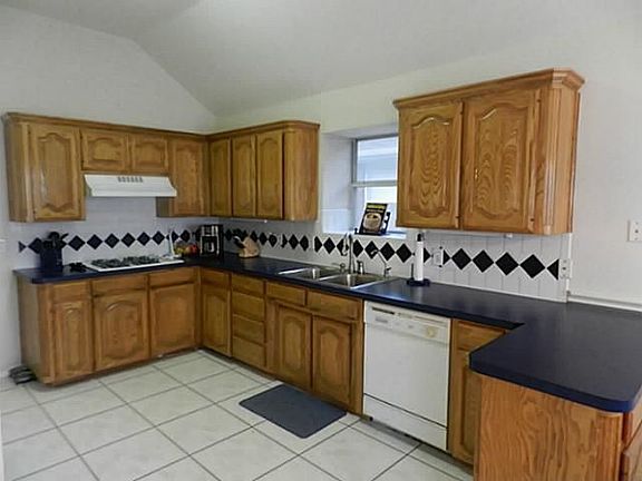 3rd image of 1104 Westgrove Dr