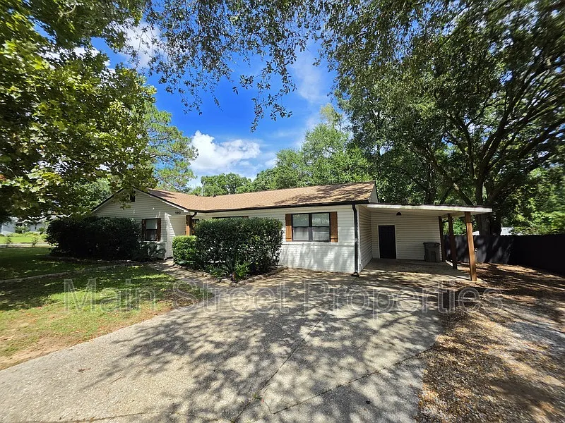 2 bed, 1.0 bath, 1100 sqft, $1,395 — Photo 3