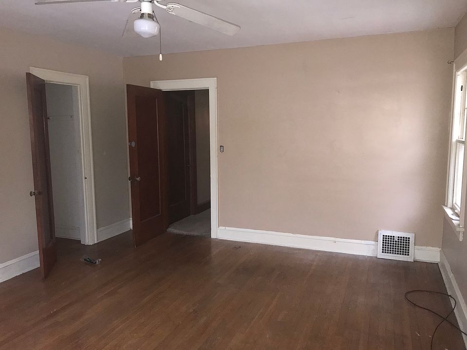 1st image of 811 Hoover Ave