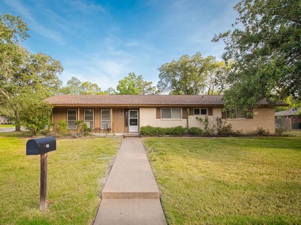 1001 Village Dr