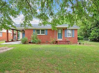 204 E Masonic Rd, Erwin, NC 28339