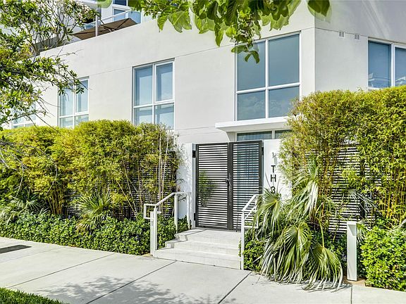 3rd image of 401 N Birch Road #TH3