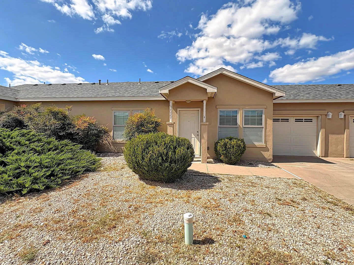 2319-2331 North Desert Willow Lane — Photo 2