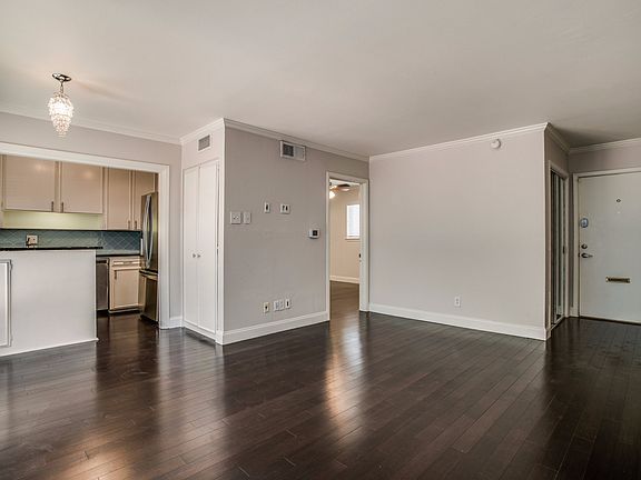 4th image of 4712 Abbott Ave #105