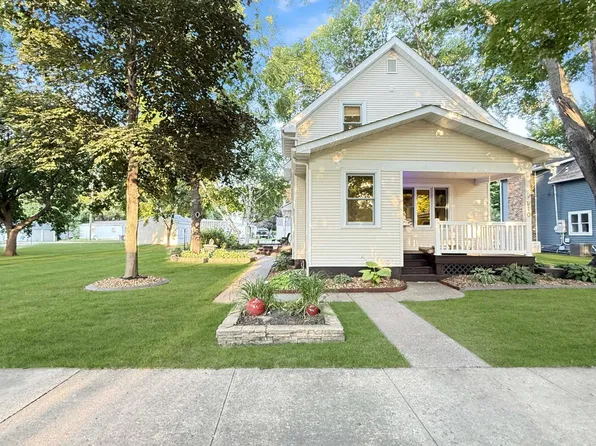 910 N 5th St, Montevideo, MN 56265