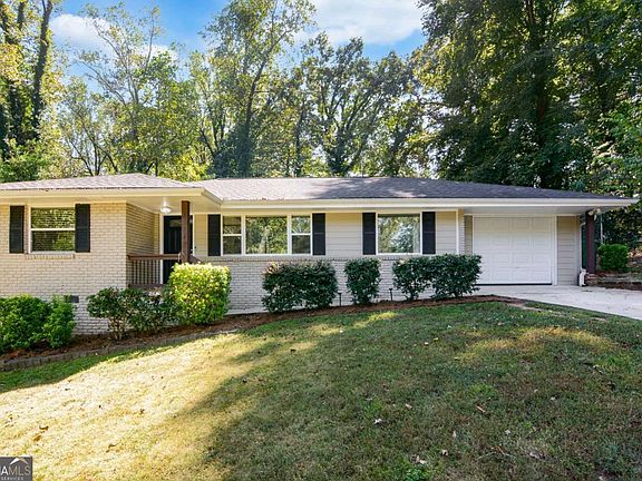 2nd image of 691 Heathmoor Pl