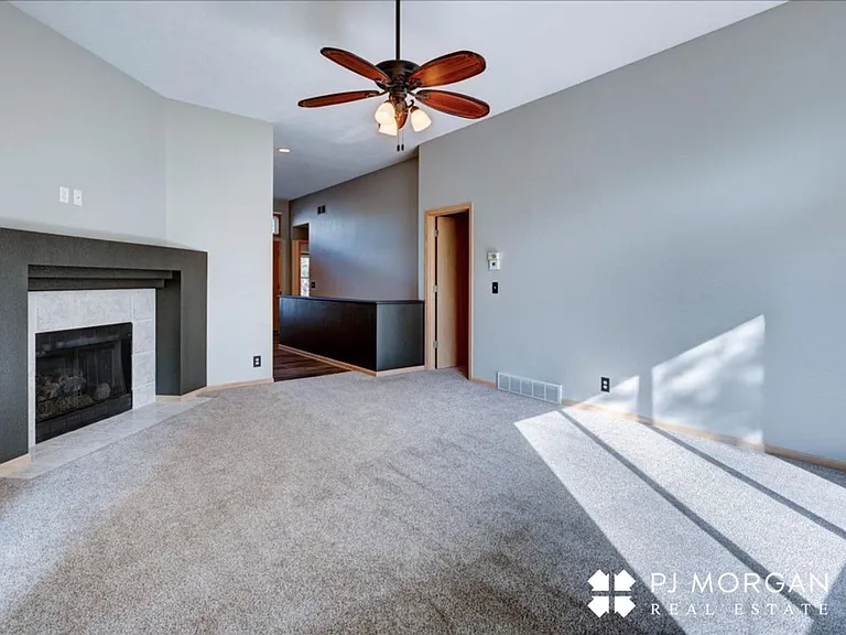 10027 S 171st St — Photo 12