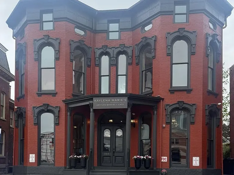 884 Main St #4 — Photo 1