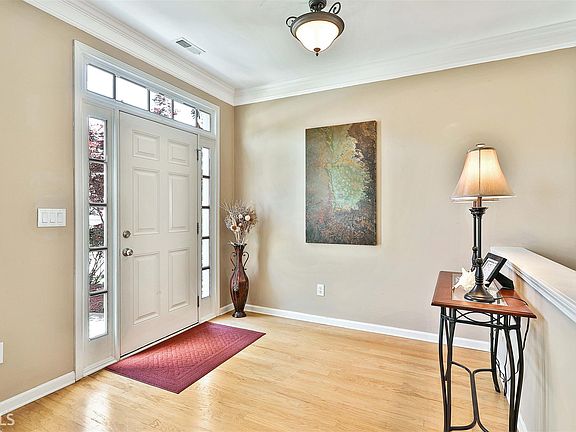 5th image of 135 Keswick Manor Dr