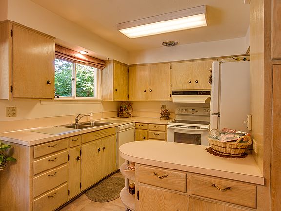 Kitchen -Refinished Cabinets
