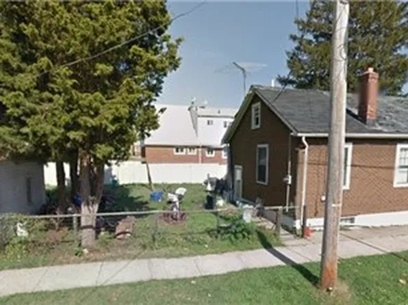 144-01 Negundo Avenue image 1 of 5