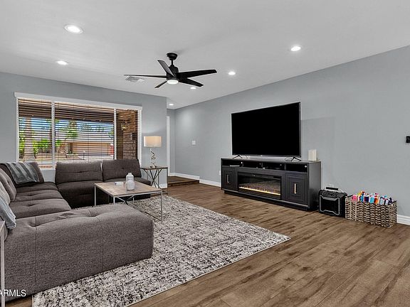 4th image of 4501 E KELTON Lane