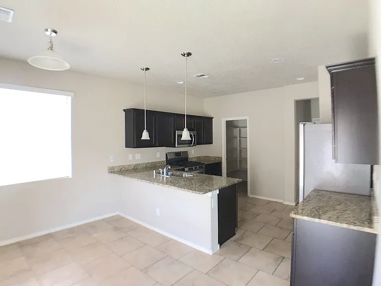 3916 Dynamite Rd NE — Photo 2