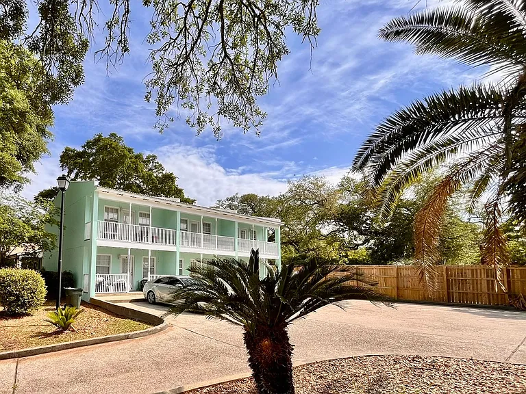 1496 Beach Blvd #B — Photo 1