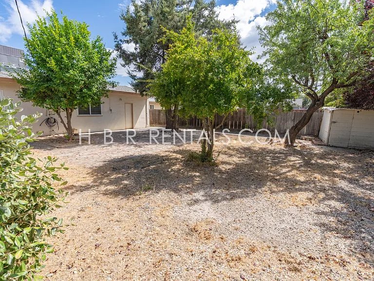 1261 N Tracy Blvd — Photo 19