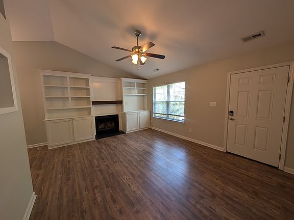 3rd image of 1029 Mills St