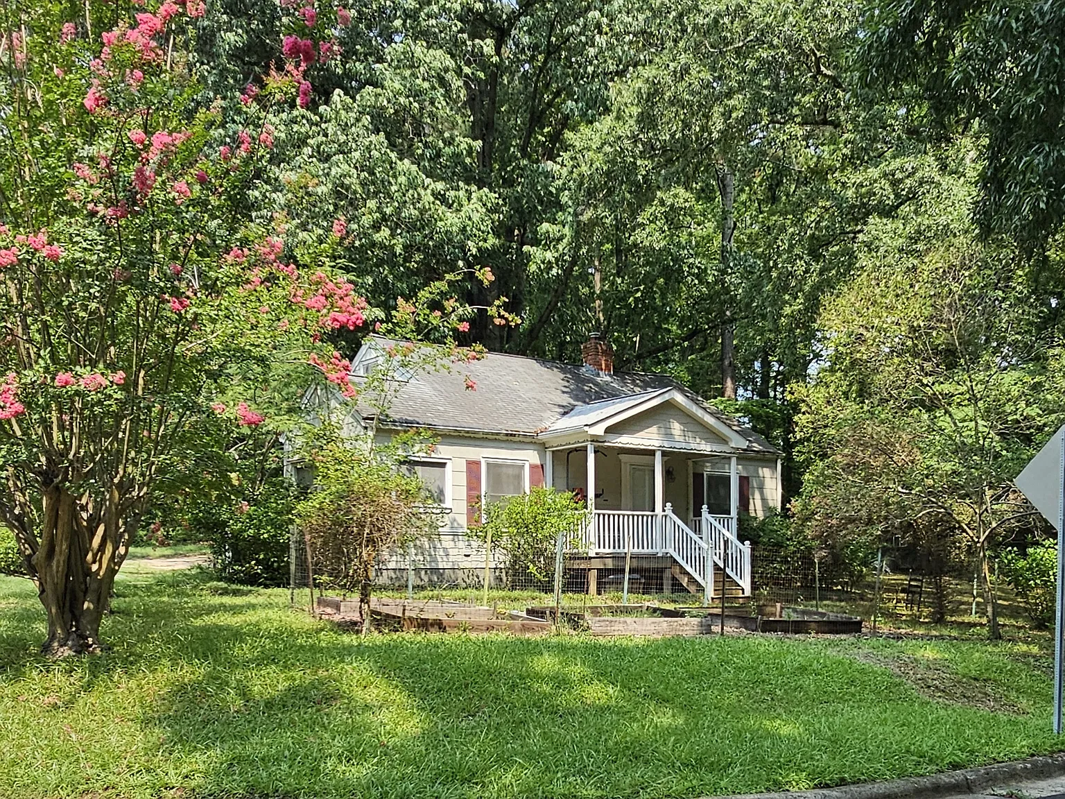 2 bed, 1008 sqft, $1,600 — Photo 1