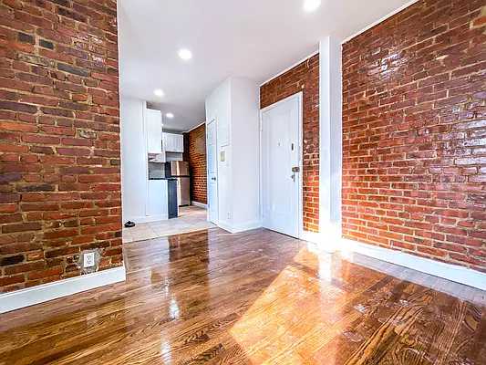 Rented by Voro New York | media 69