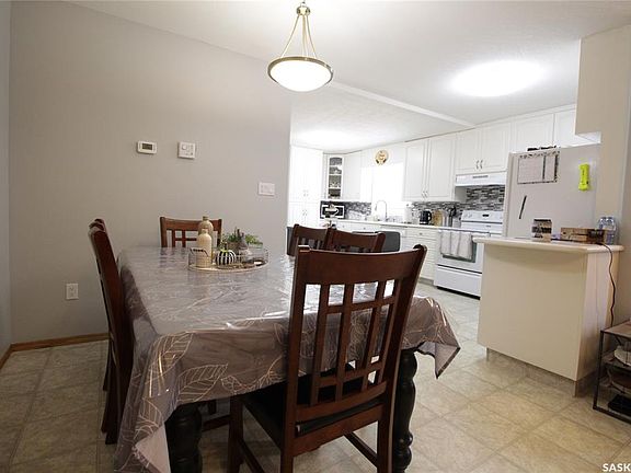 5th image of 1023 Mountain STREET