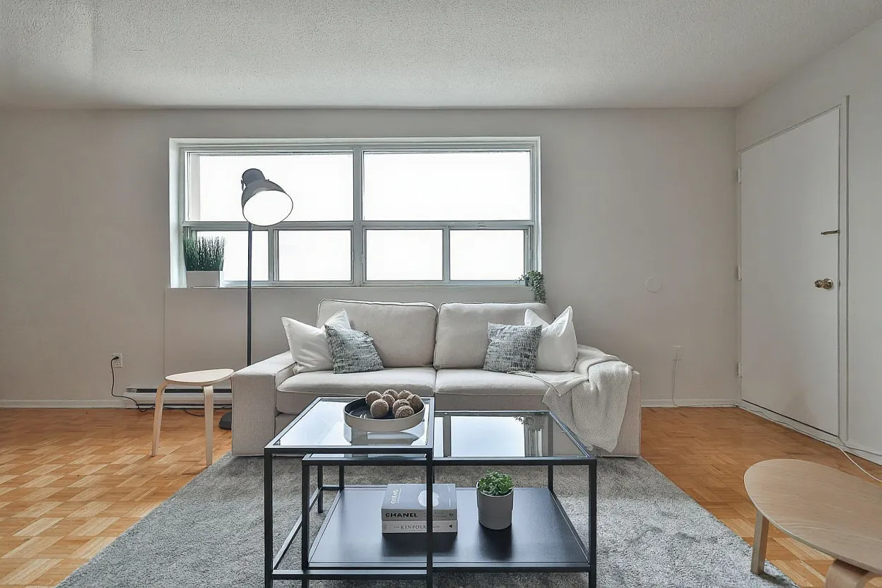 49 Wellington Street — Photo 4