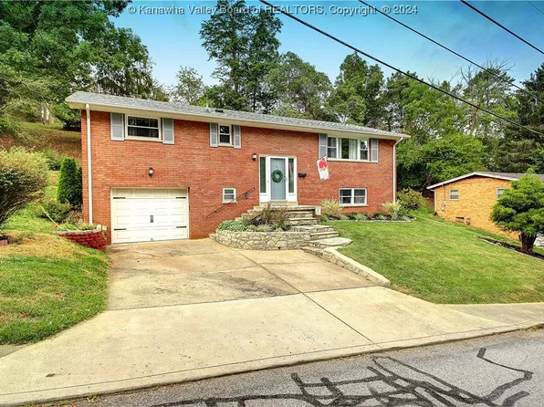 1313 Village Dr, South Charleston, WV 25309