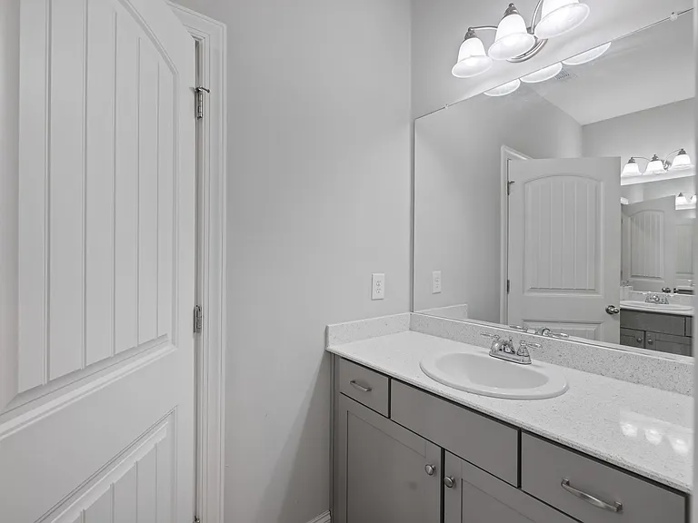 15 Hollyhock Ln — Photo 3