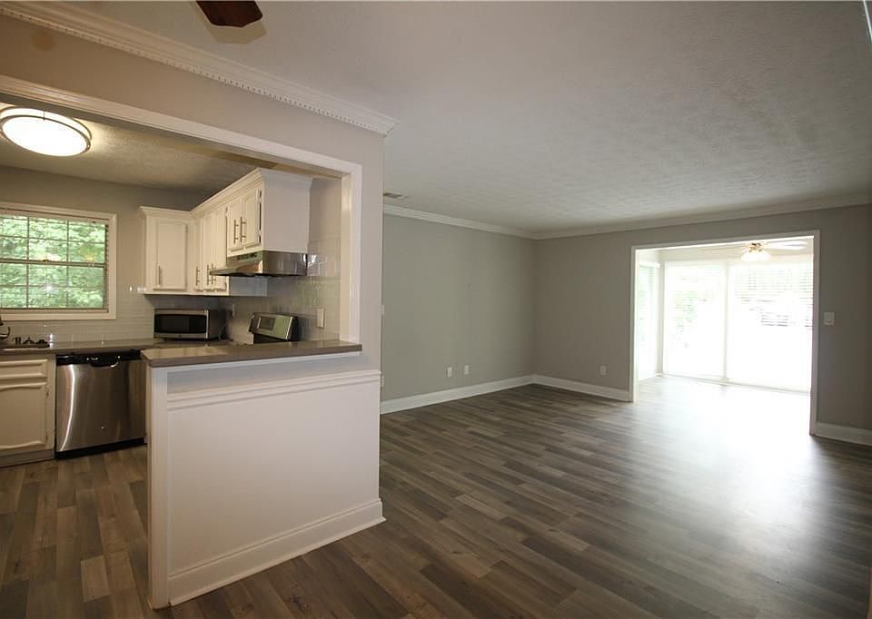 1st image of 210 Natchez Trce