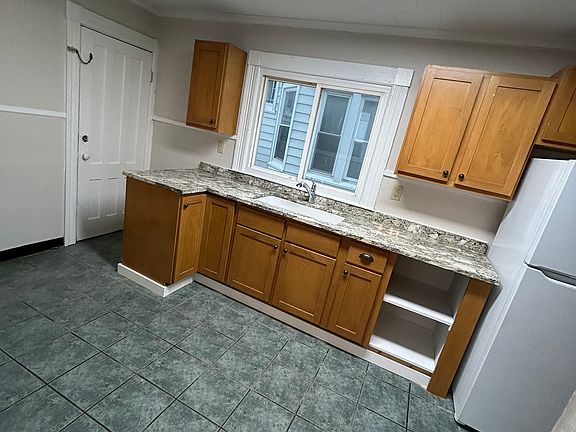 2nd image of 48 Lafayette Ave