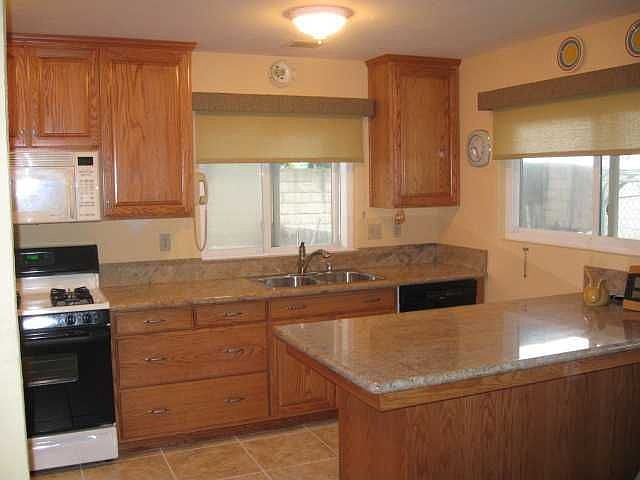 2nd image of 10952 Collinwood Dr