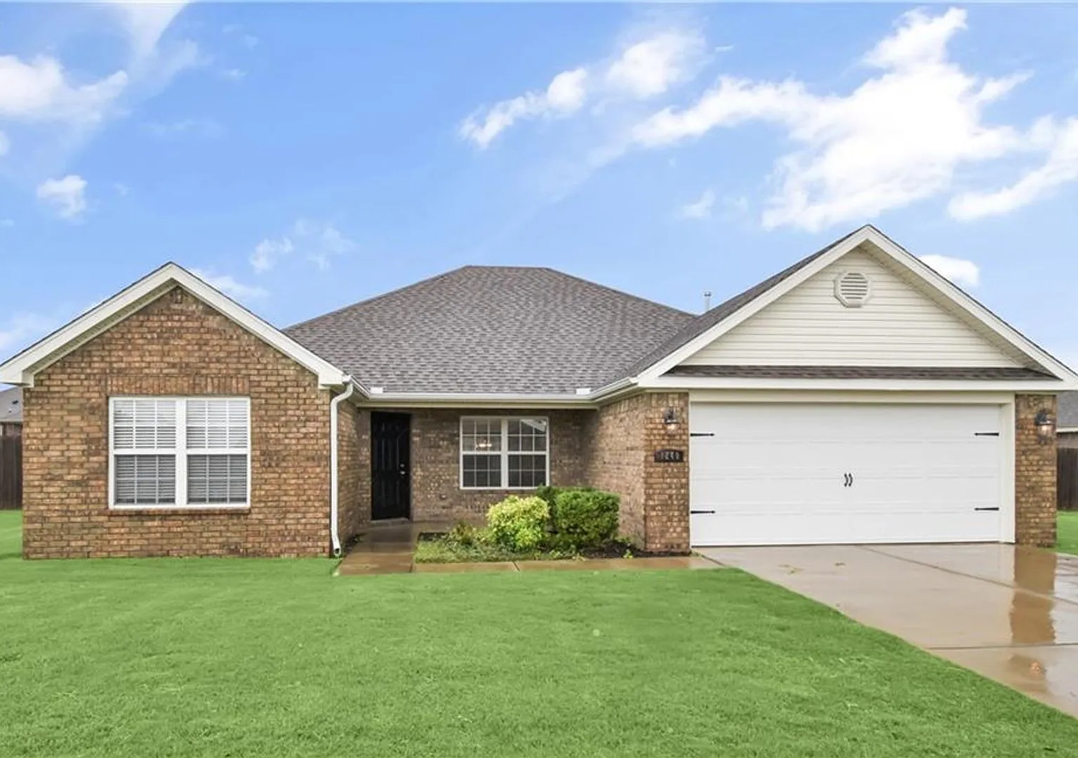 Great home near Bentonville West — Photo 1