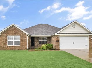 1240 Lariat Dr, Centerton, AR 72719