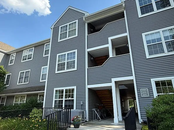 104 Wenlock Ct, Princeton, NJ 08540