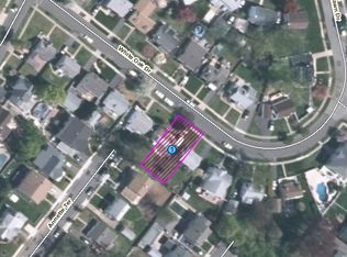 12 White Oak Dr, Lodi, NJ 07644