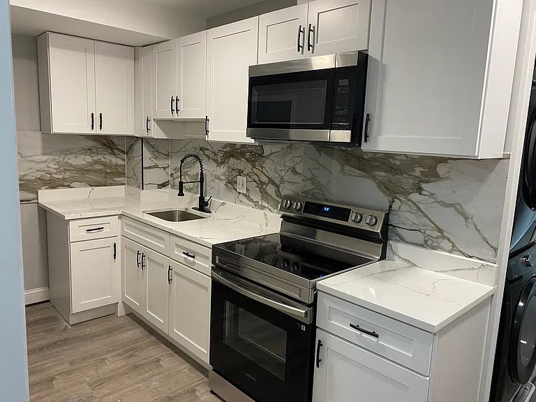 210 N Mount St #BB — Photo 4