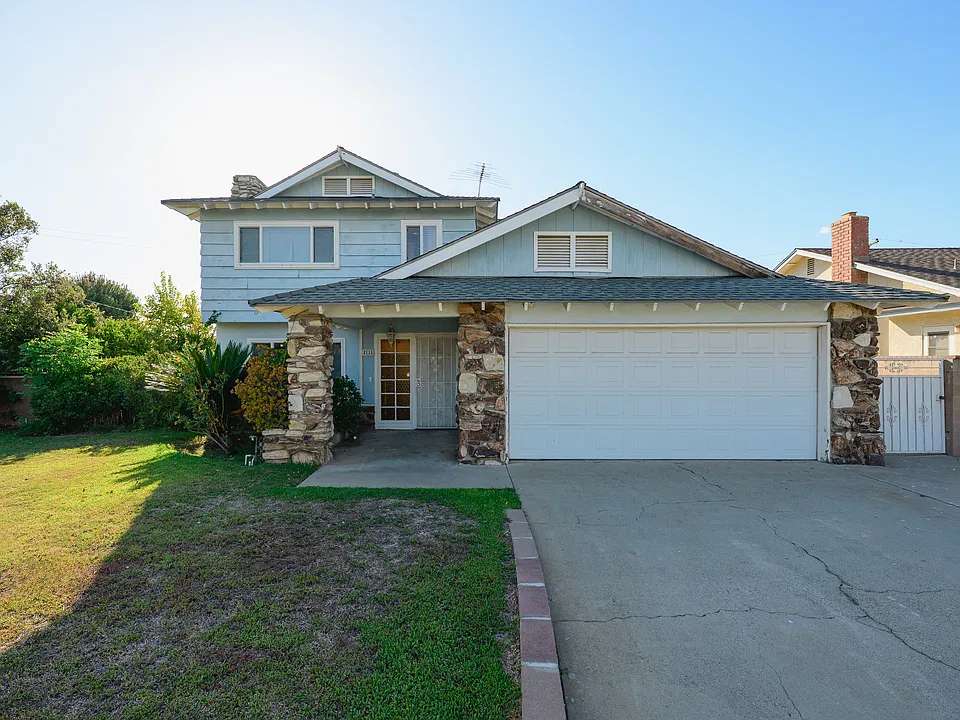2115 Stratford Way