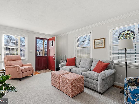 5th image of 304 Brook Rd