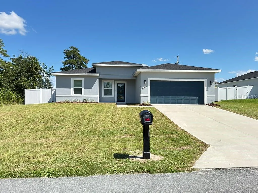 4 bed, 2.0 bath, 1833 sqft, $2,050 — Photo 2