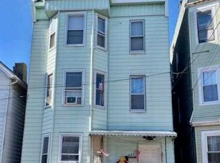 226 Patterson St, Harrison, NJ 07029