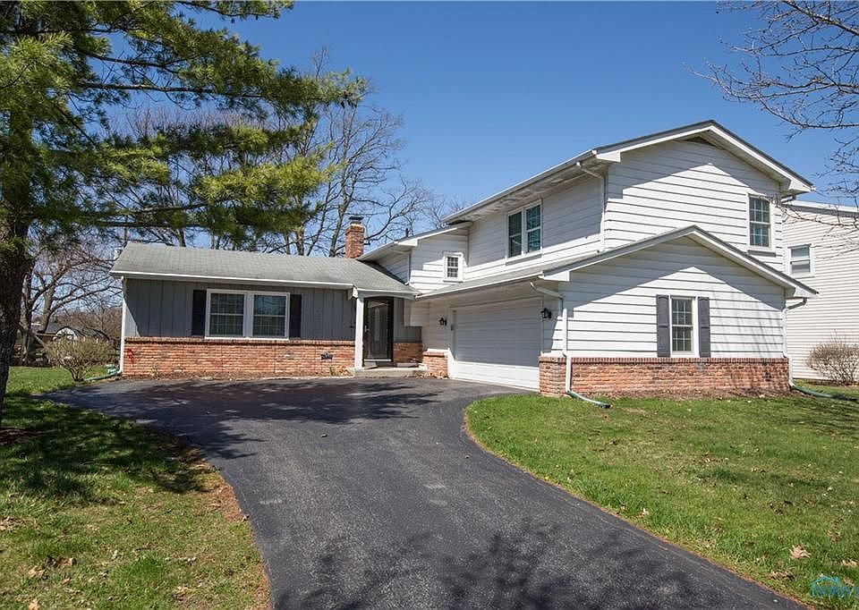 1st image of 300 Southwood Dr