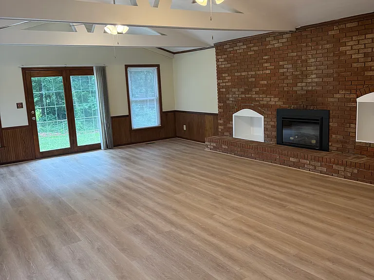 1722 Maple Ln — Photo 8
