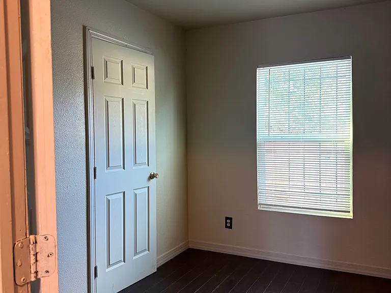 223 N Richter St — Photo 4