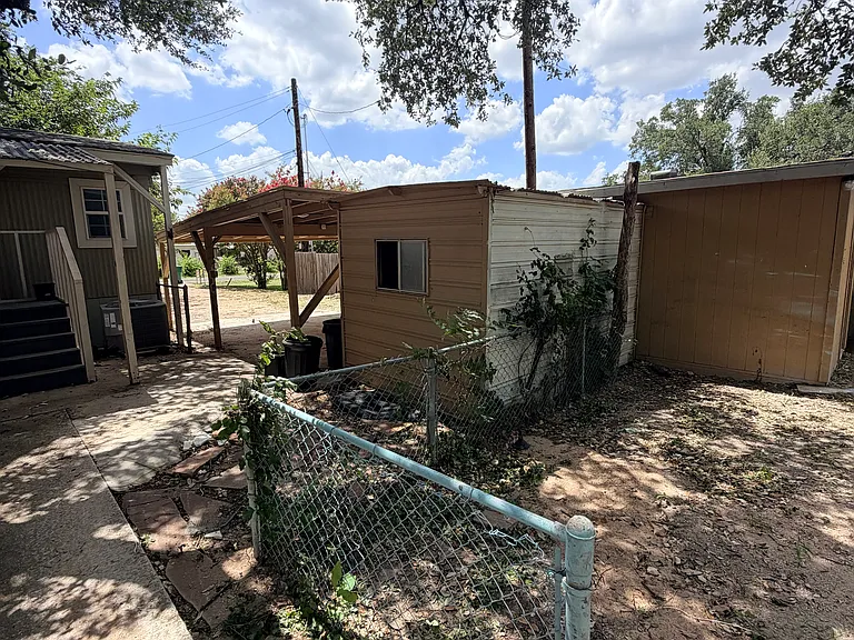 2102 Bois Darc Ln — Photo 19