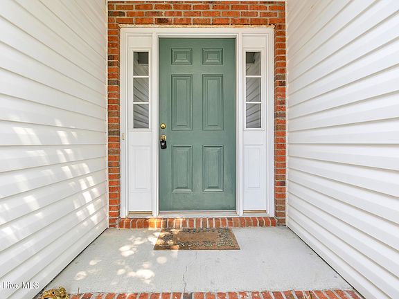 5th image of 211 Waters Point Court