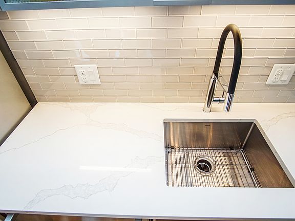 3rd image of 650 W Wayman St Unit 608