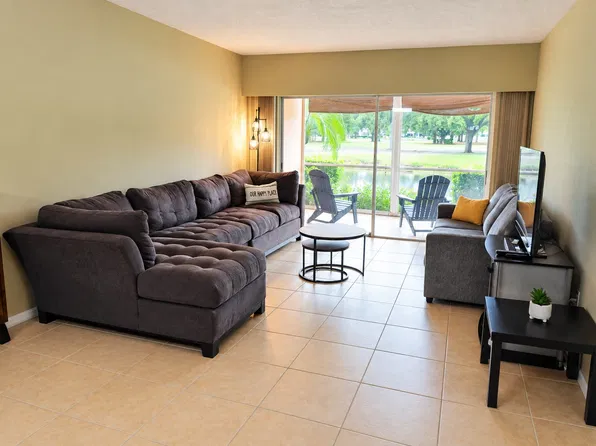 7351 W Country Club Dr N APT 103, Sarasota, FL 34243